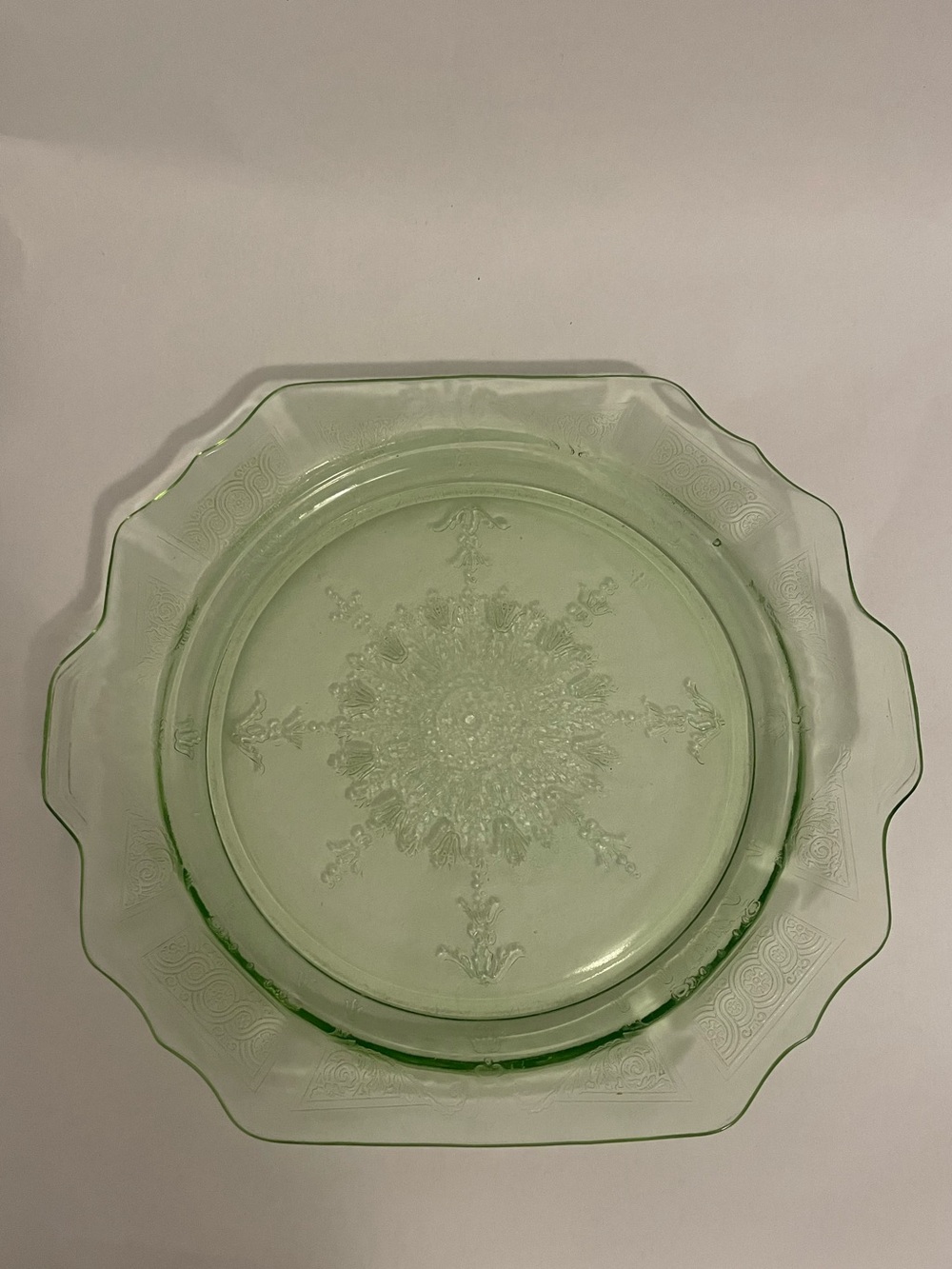 Vintage Anchor Hocking Uranium Glass Serving Plate Cake Plate Princess Pattern